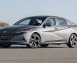 Hyundai Elantra Hybrid 2023 - un sedan economic și spațios