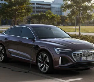 Noua Audi Q8 e-tron 2023 – designul noutății, autonomie extinsă