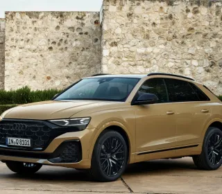 Audi Q8 și SQ8 se pregătesc pentru restilizarea primei generații, au apărut fotografii oficiale în rețea