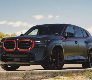 Crossoverul hibrid de lux BMW XM 2023 cu un design unic este deja disponibil pentru vânzare