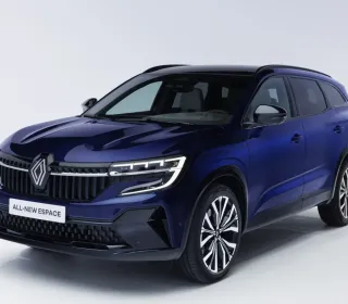 Renault Espace 2023 prezintă a VI-a generație a crossoverului de familie