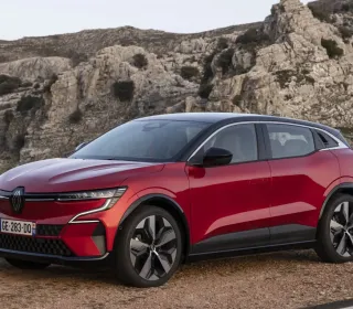 Revizuire, preț și performanță model Renault Megane E-Tech 2024