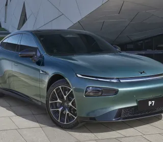 Revizuirea sedanului electric cu tracțiune integrală Xpeng P7 2023