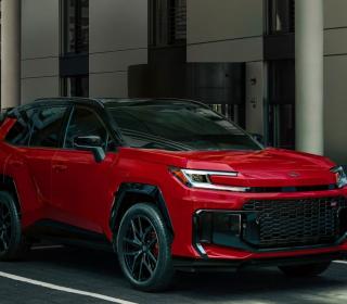 Toyota RAV4 Hybrid 2026 - o nouă eră a crossover-ului popular, acum complet Hybrid