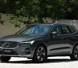 Revizuirea Volvo XC60 2026 — crossover premium actualizat cu hibrid T8