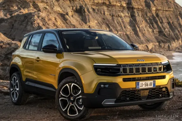 Noul Jeep Avenger 2023 cu tracțiune integrală câștigător al premiului european Mașina Anului