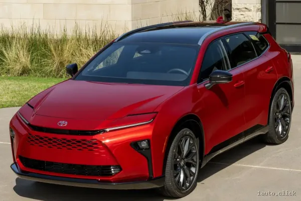 Toyota Crown Signia 2025 – noul crossover cu capacitățile Lexus RX și un preț mai mic