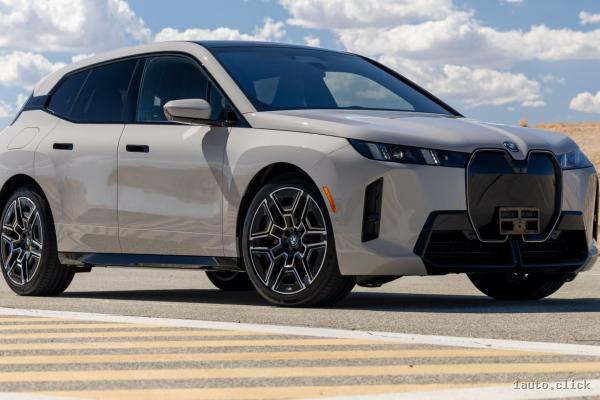 Prezentare generală a BMW iX xDrive45 2025: crossover electric actualizat cu confort premium și inovații