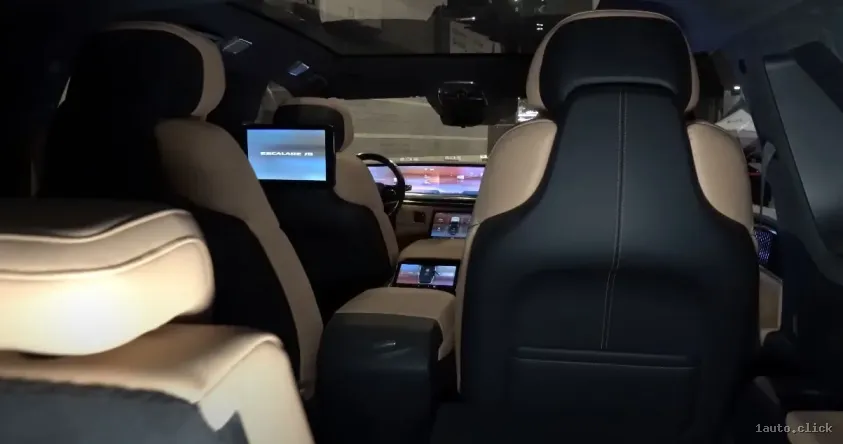 Rândul 2 și 3 al Escalade electric 2025