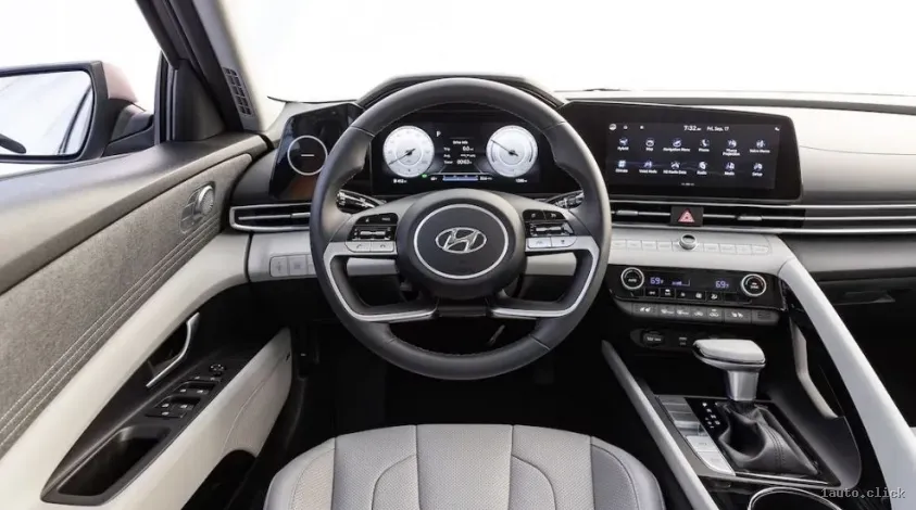 Interior Hyundai Elantra Hybrid 2023