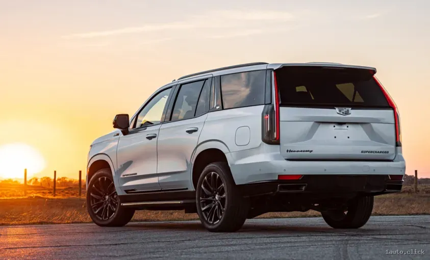 Cadillac Escalade Hennessey 2023, vedere din spate
