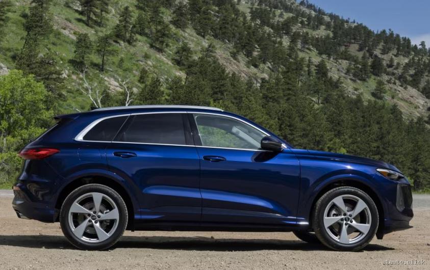 Vedere laterală Audi Q5 2025