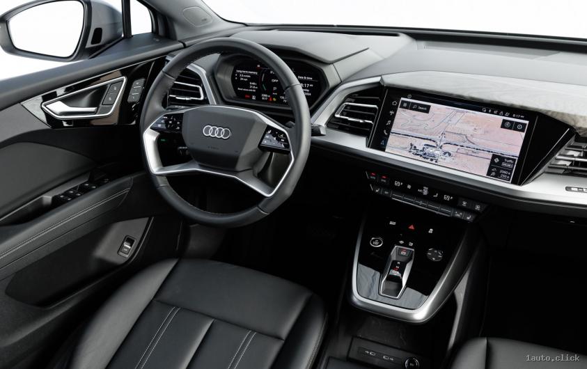 Interiorul Audi Q4 e-tron 2025