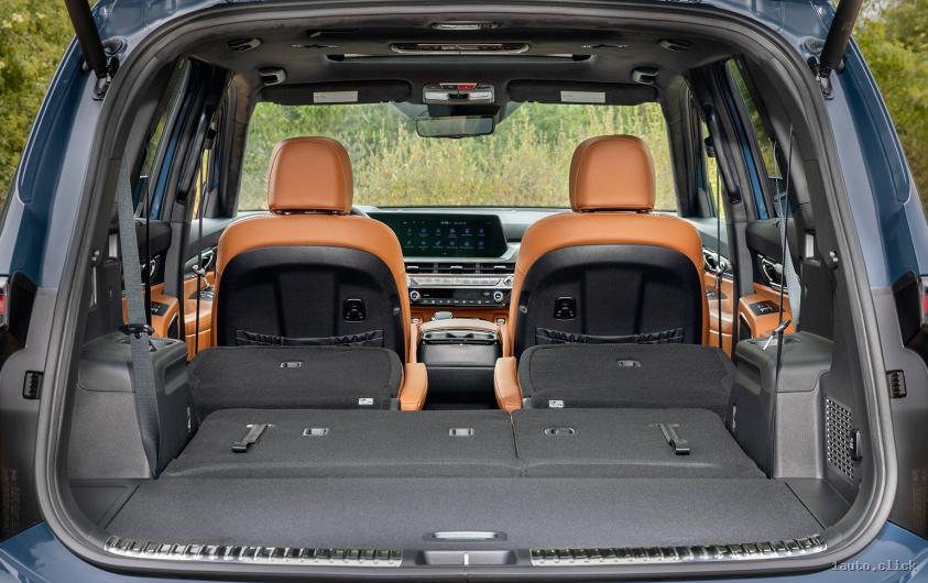 Spațiu pentru trei rânduri complete de scaune Kia Telluride 2026
