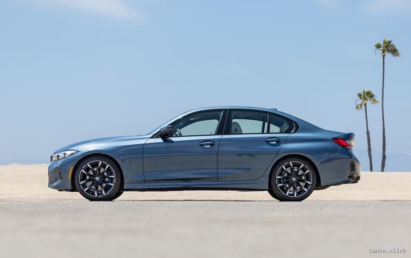 Vedere laterală BMW M340i 2025