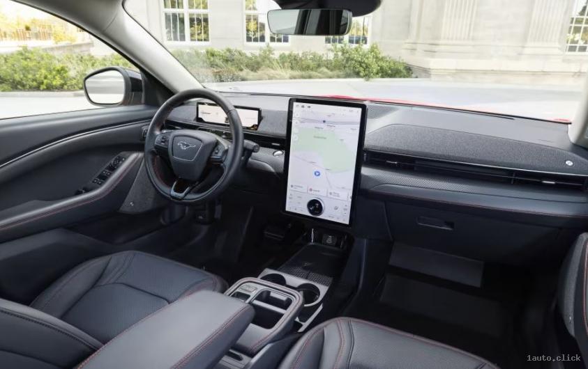 Interior Ford Mustang Mach-E 2025