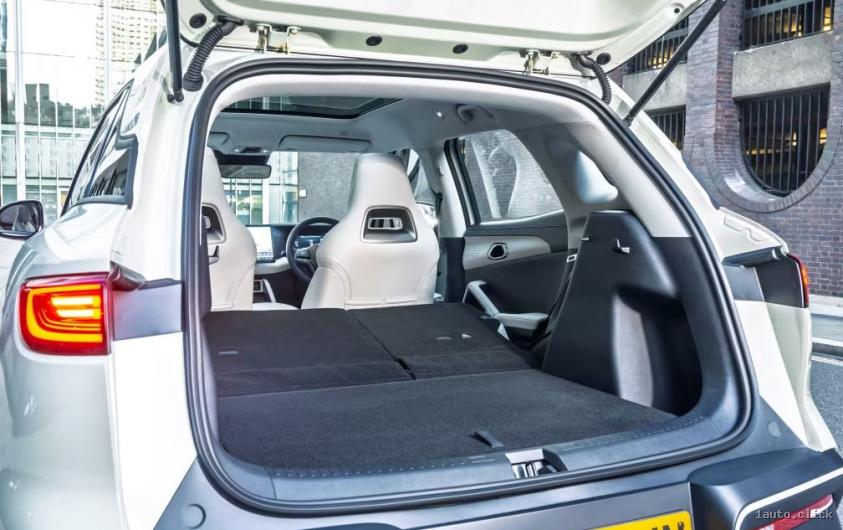Compartiment de bagaje spațios BYD Atto 2