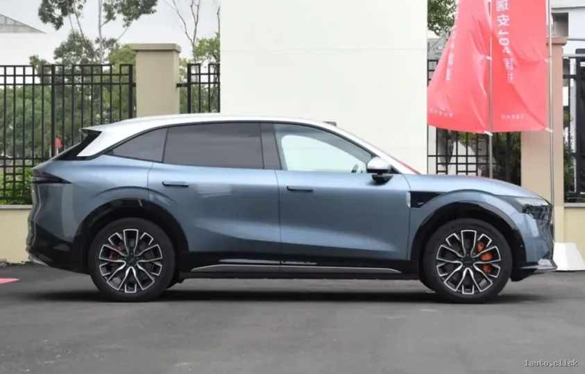 Garda la sol și dimensiunea medie Zeekr 7X 2024