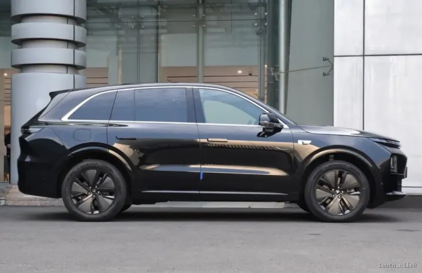 Li L6 2024 vedere laterală și jante