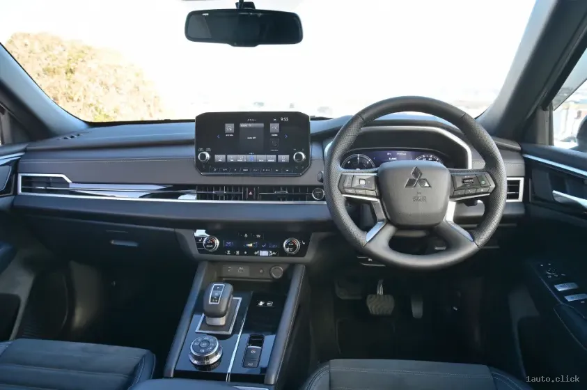 Tabloul de bord Mitsubishi Outlander 2023 Plug-in ES