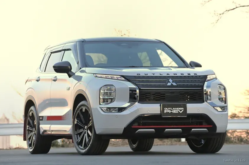 Mitsubishi Outlander 2023 PHEV partea frontală
