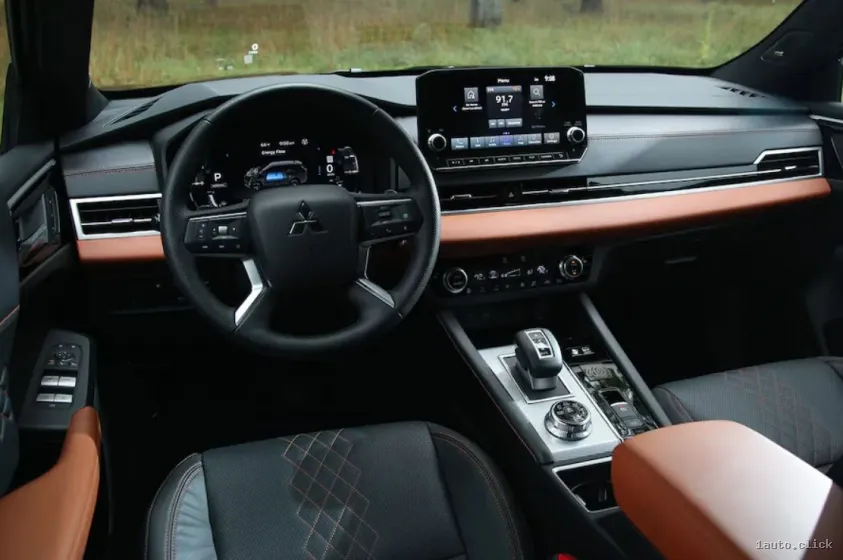 Tabloul de bord Outlander PHEV 2024