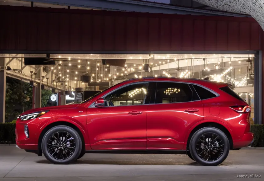 Ford Escape ST-Line 2023, vedere laterală