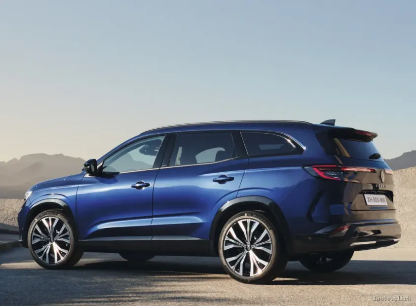 Renault Espace E-TECH Hybrid 2023 caroserie și vedere laterală