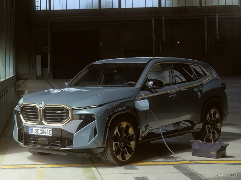 BMW XM 2023 vedere din față