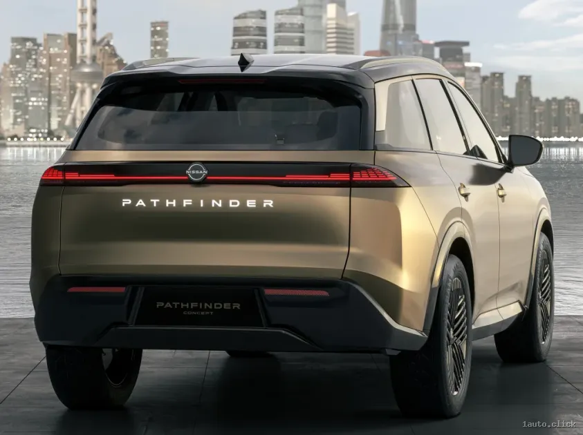 Nissan Pathfinder 2024 pentru piața din China vedere din spate