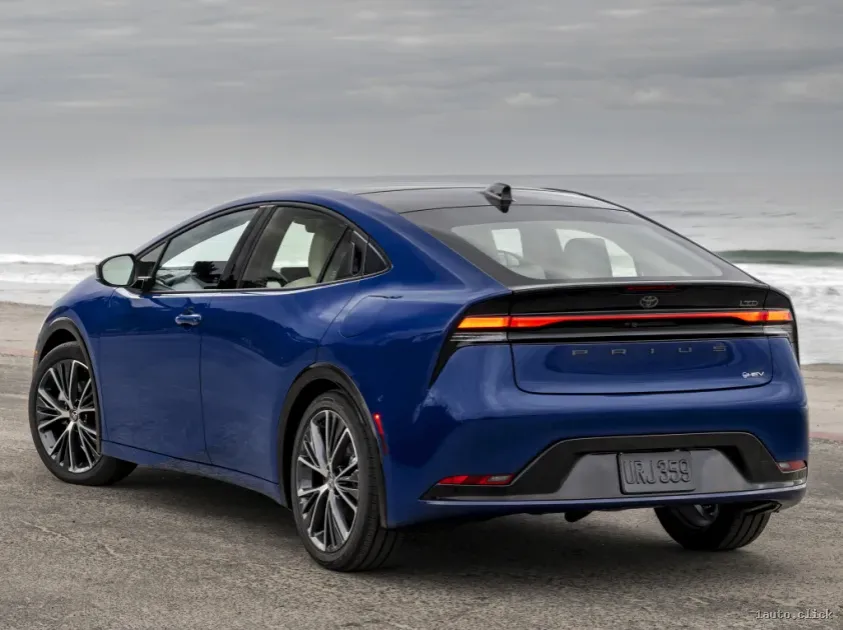 Toyota Prius Hybrid vedere din spate