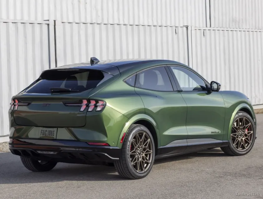 2024 Ford Mustang Mach-E Pachet Bronze Appearance bara spate