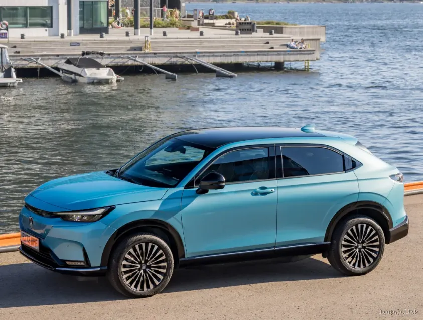 Partea laterală Honda e:Ny1 202